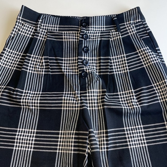 Forever 21 Pleat Front Button Up Black Plaid Pants - Picture 2 of 9